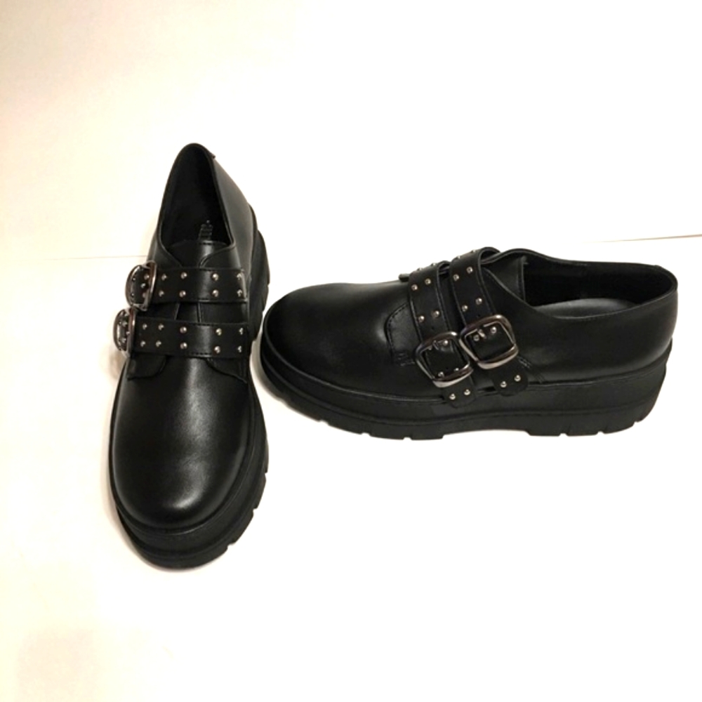 Andrea Women’s Shoes Platform With Metal Fittings on the Whips